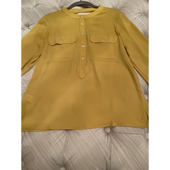 New Mustard Blouse with Front Pockets from Loft - Picture 2 of 8